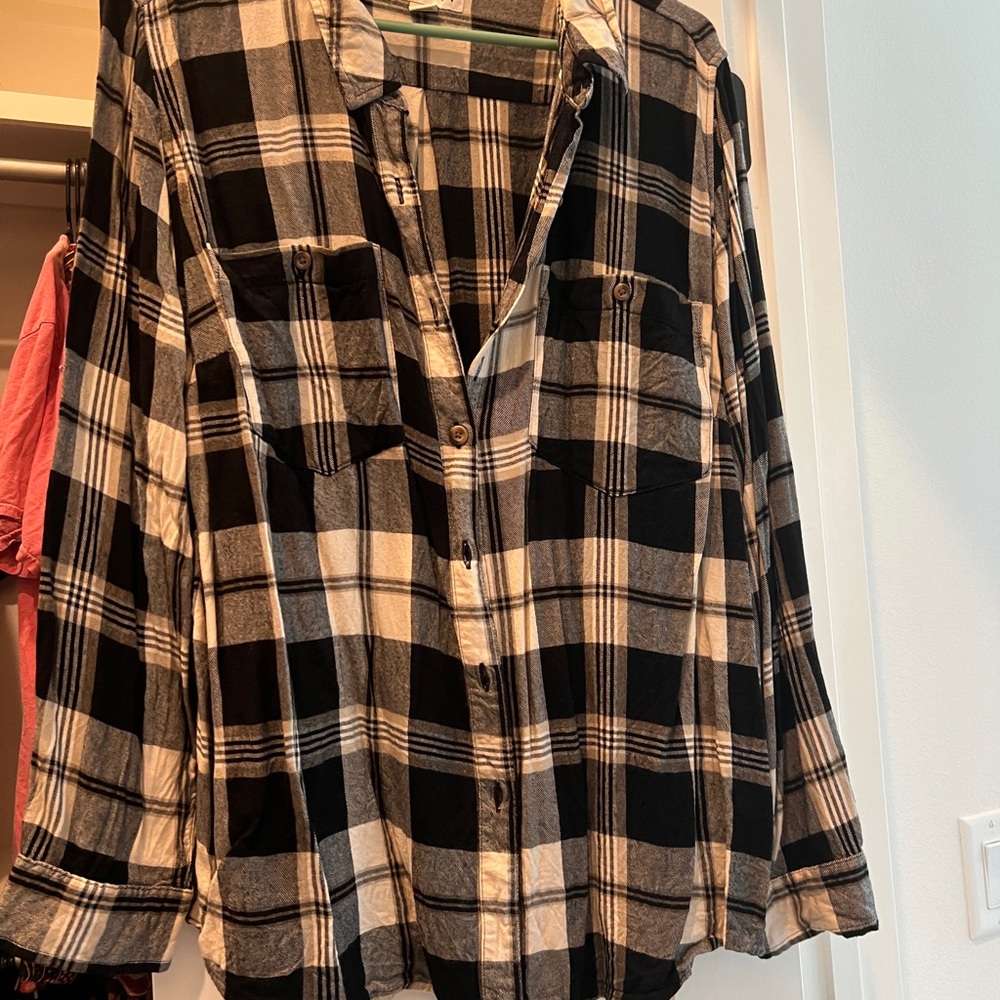Black and White Plaid Button-Up Shirt